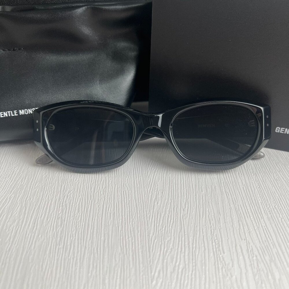 GENTLE MONSTER Black Sunglasses